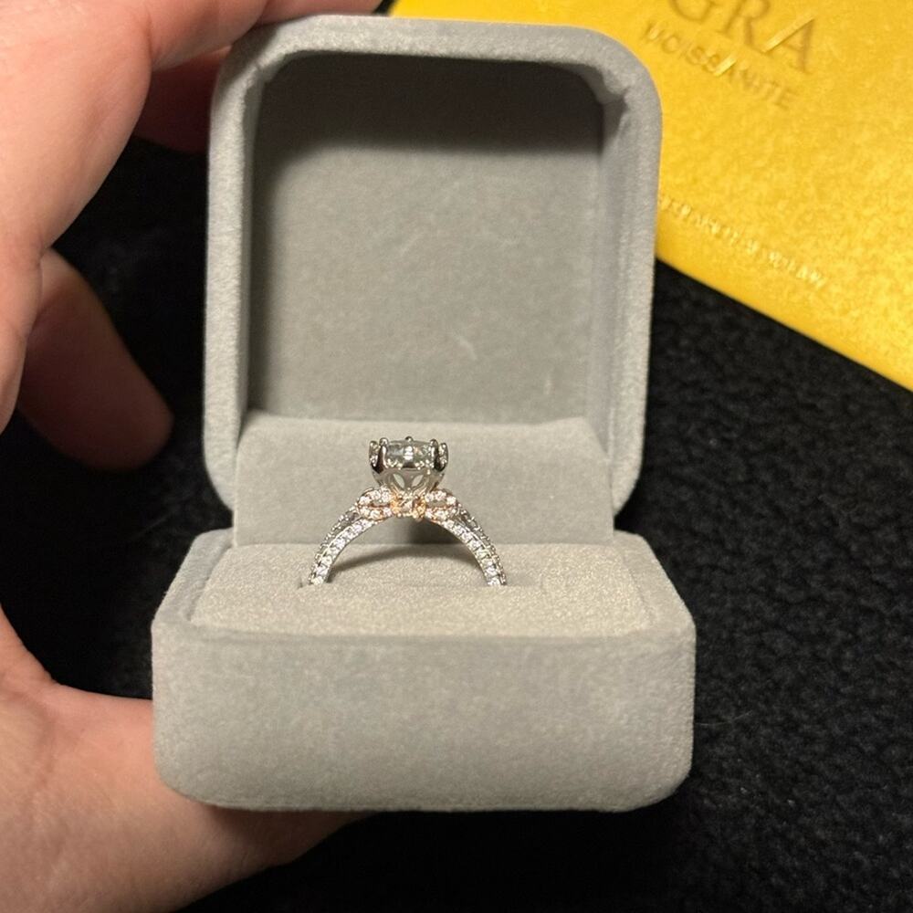 1ct Moissanite Ring 925 Sterling Silver Ring with Side Bow Detail - size 7